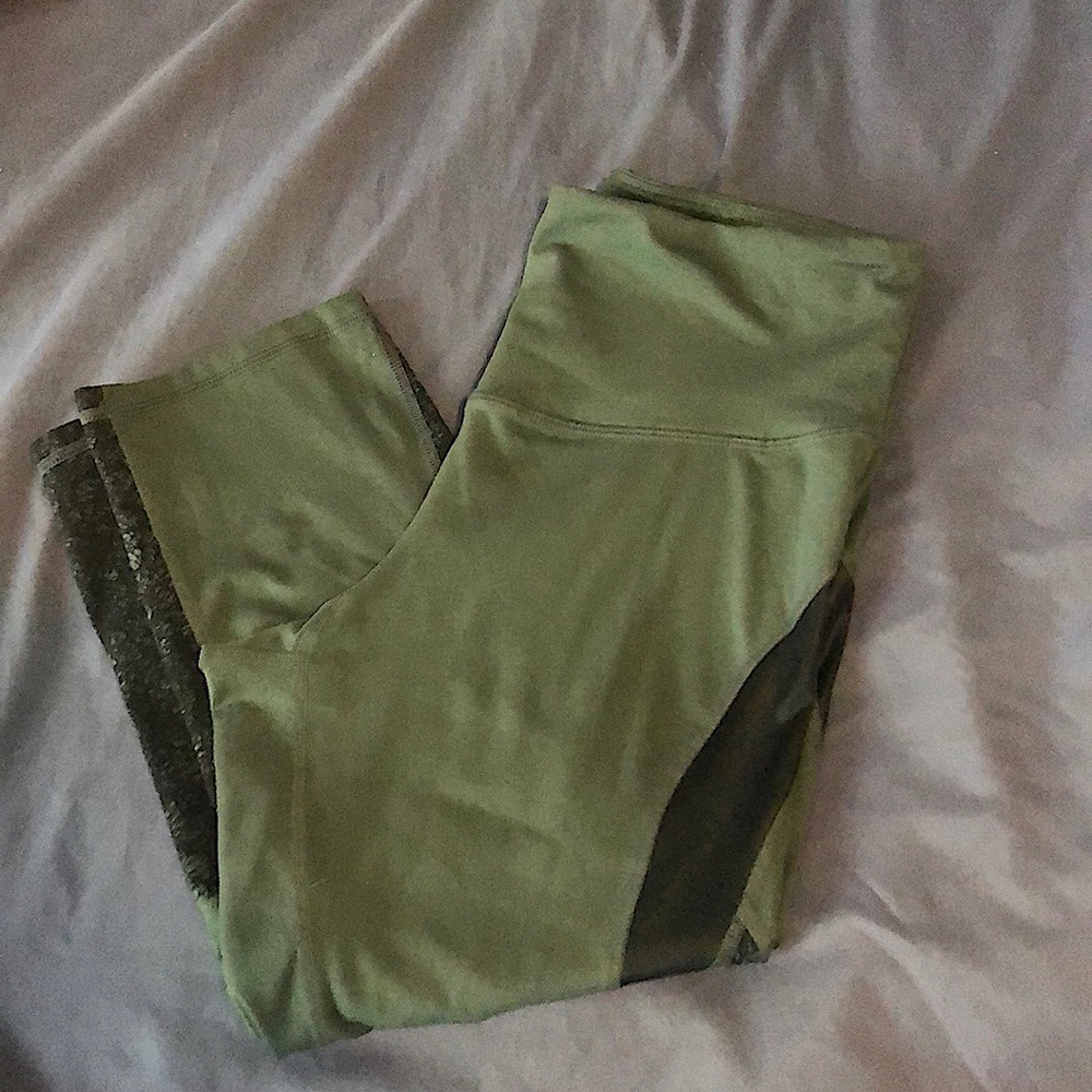 Champion Cropped Olive Green Leggings